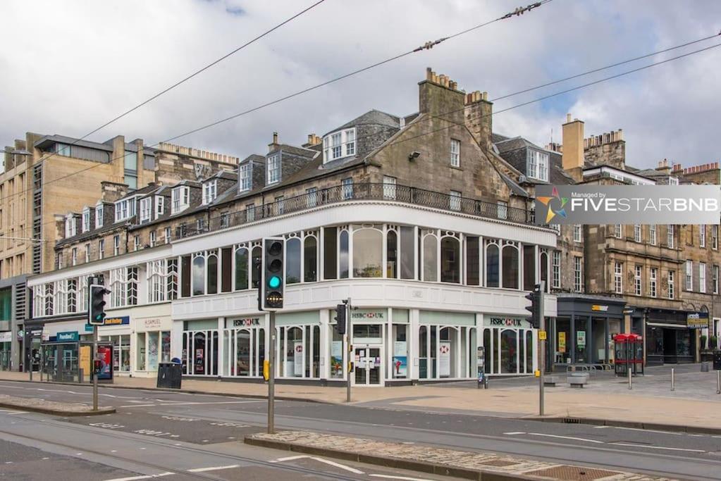 Cool Urban Apartment With Stunning Castle Views エディンバラ エクステリア 写真